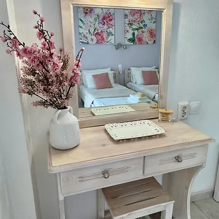 Sungate Lägenhet Almiros Beach