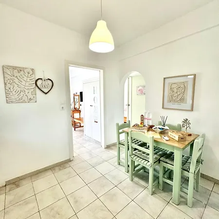 Sungate * Paralía Almirú