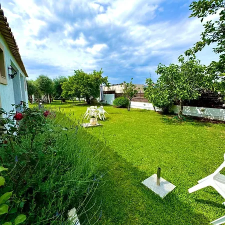 Sungate * Almiros Beach